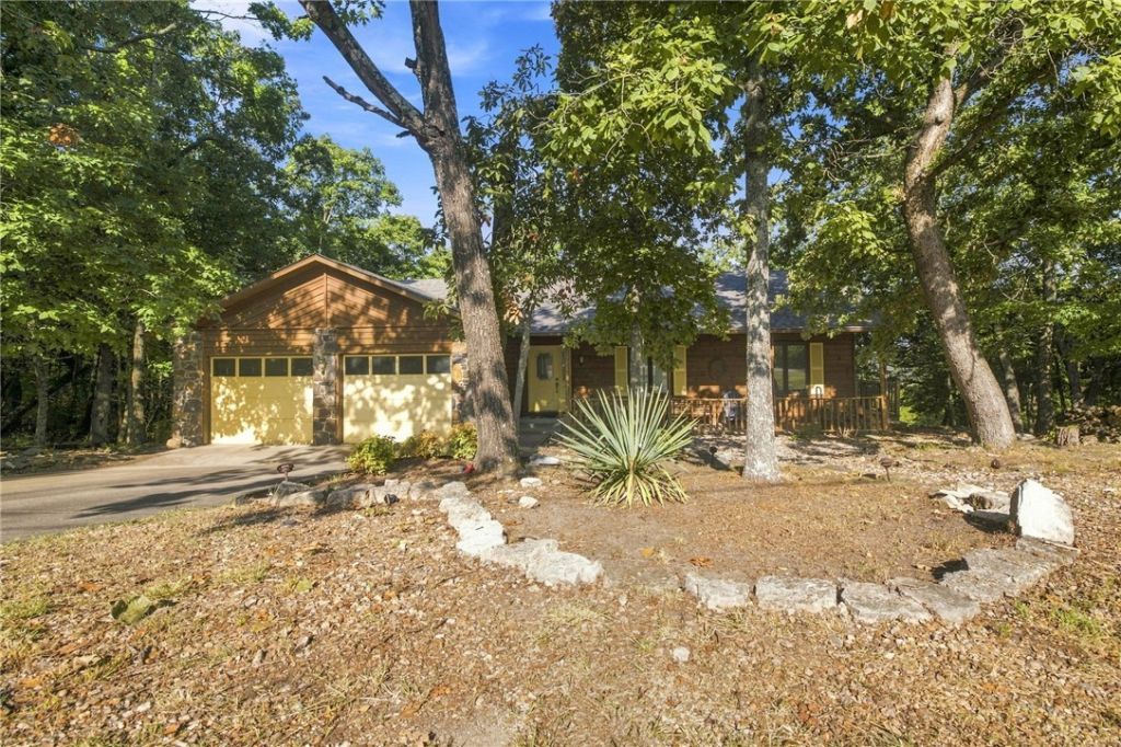 57 Twin Peak Drive  Holiday Island, AR 72631