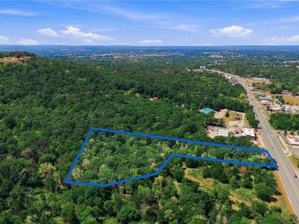 4005 W Martin Luther King Jr Boulevard, Fayetteville, AR 72703