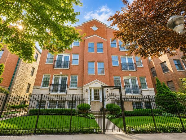 853 W Lakeside Place , Unit 1W, Chicago, IL 60640