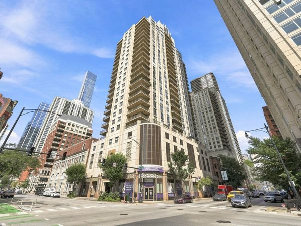 635 N Dearborn Street , Unit 902, Chicago, IL 60654