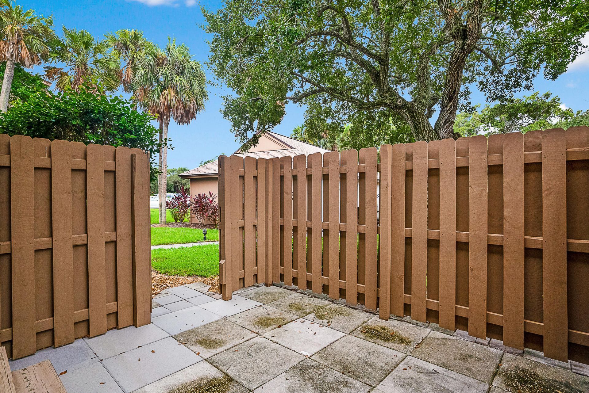 269 NE Edgewater Drive, Stuart, FL 34996 Photo