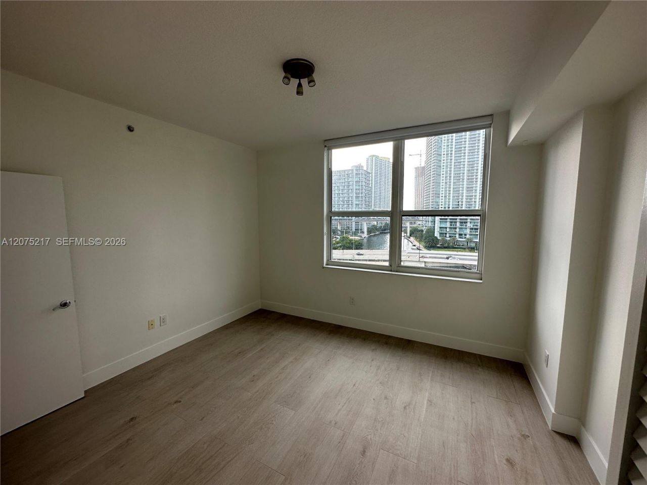 31 SE 5th St , Unit 1007, Miami, FL 33131 Photo
