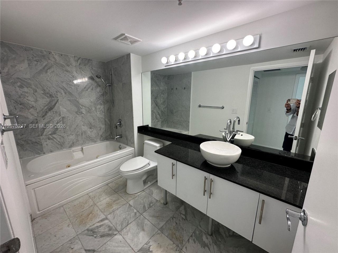31 SE 5th St , Unit 1007, Miami, FL 33131 Photo