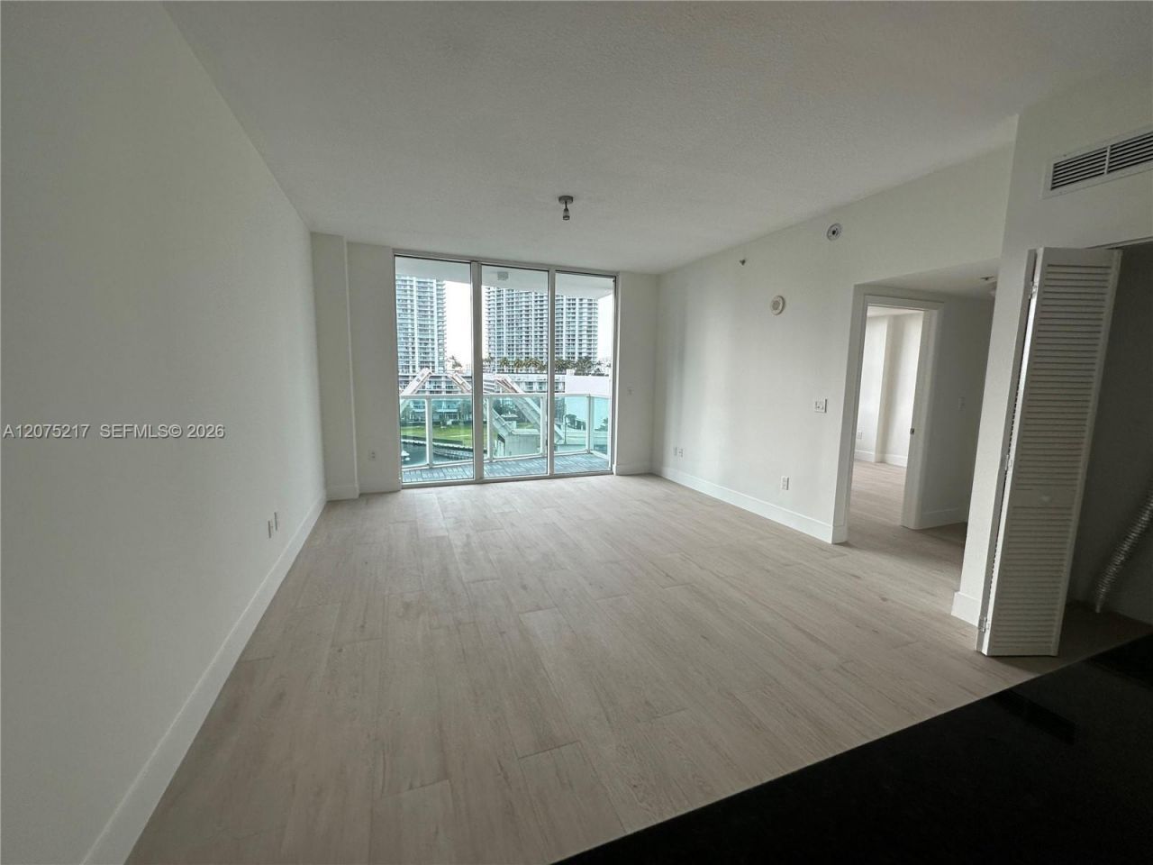 31 SE 5th St , Unit 1007, Miami, FL 33131 Photo