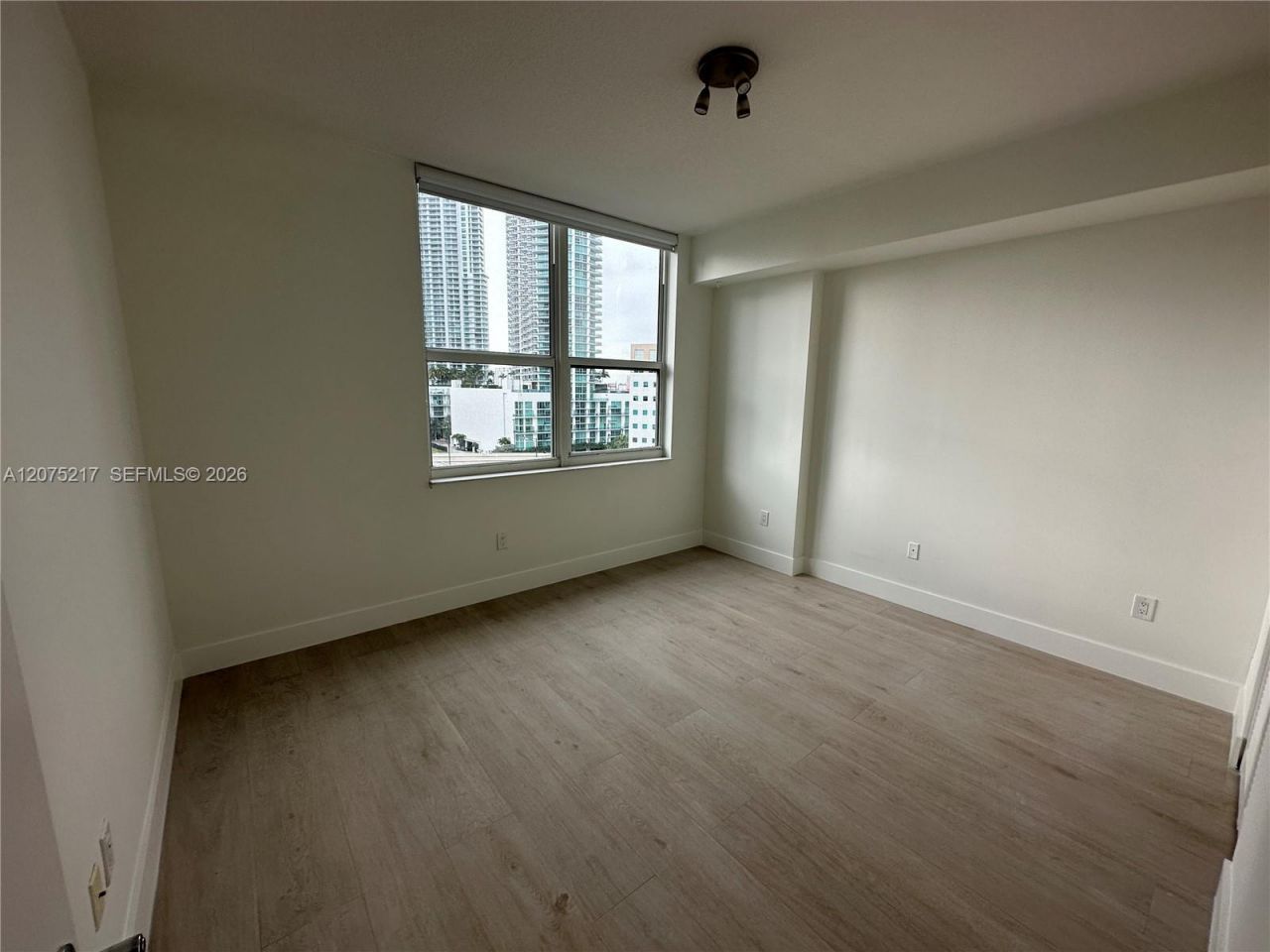 31 SE 5th St , Unit 1007, Miami, FL 33131 Photo