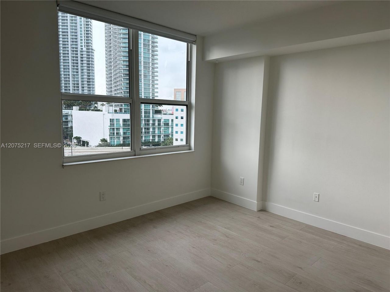31 SE 5th St , Unit 1007, Miami, FL 33131 Photo