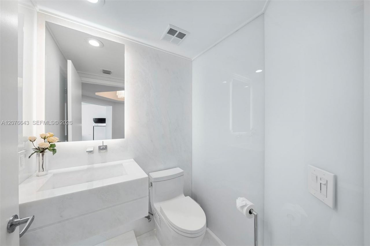 2711 S Ocean Dr, Unit 1502, Hollywood, FL 33019 Photo