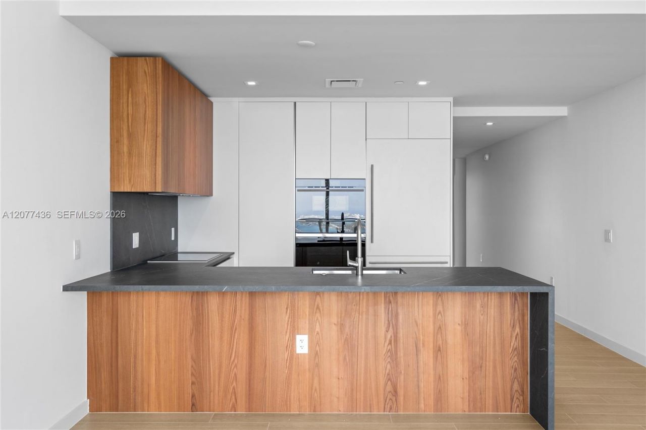 1400 Biscayne Blvd , Unit 4203, Miami, FL 33132 Photo