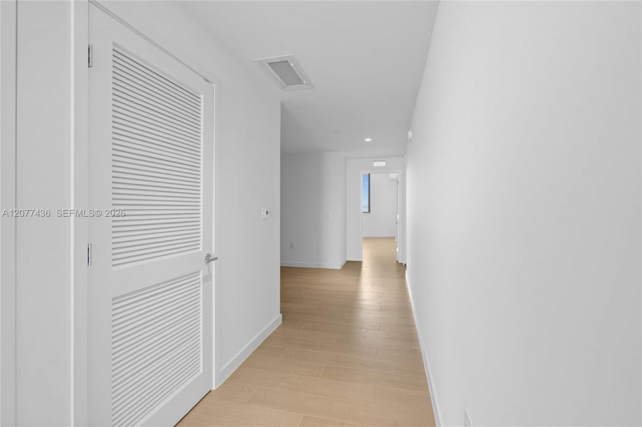 1400 Biscayne Blvd , Unit 4203, Miami, FL 33132 Photo