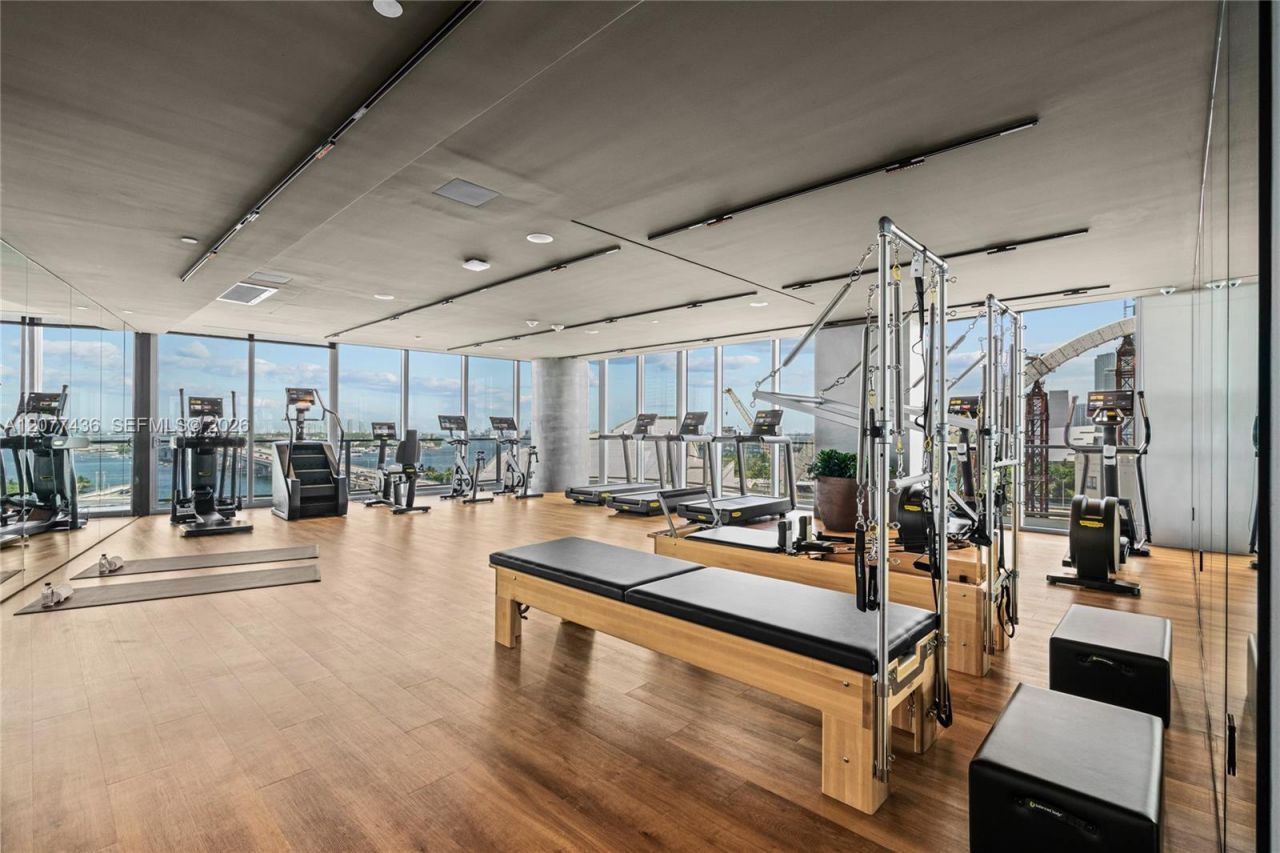 1400 Biscayne Blvd , Unit 4203, Miami, FL 33132 Photo