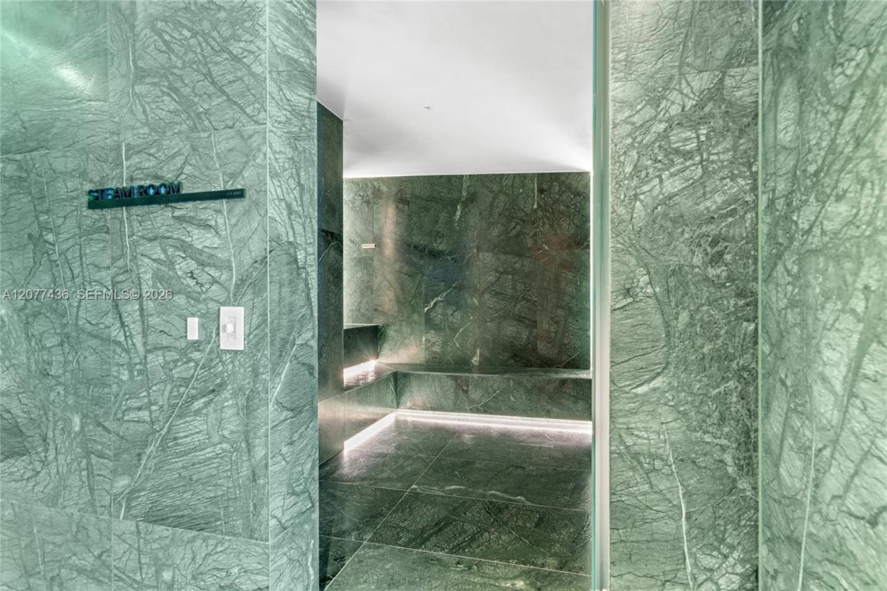 1400 Biscayne Blvd , Unit 4203, Miami, FL 33132 Photo