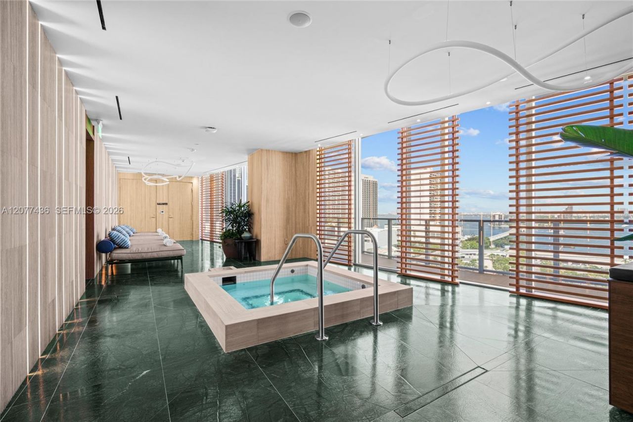1400 Biscayne Blvd , Unit 4203, Miami, FL 33132 Photo