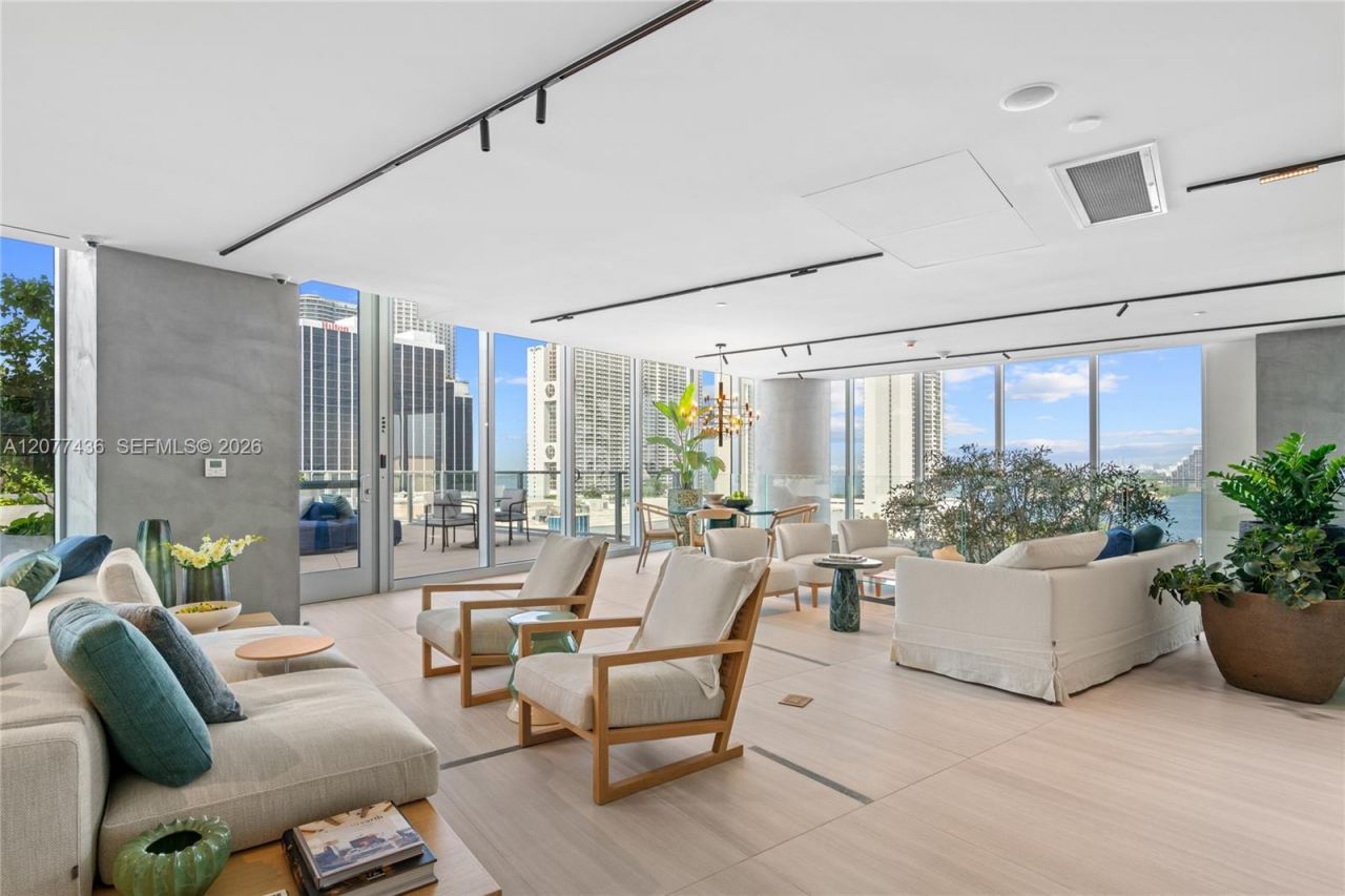 1400 Biscayne Blvd , Unit 4203, Miami, FL 33132 Photo