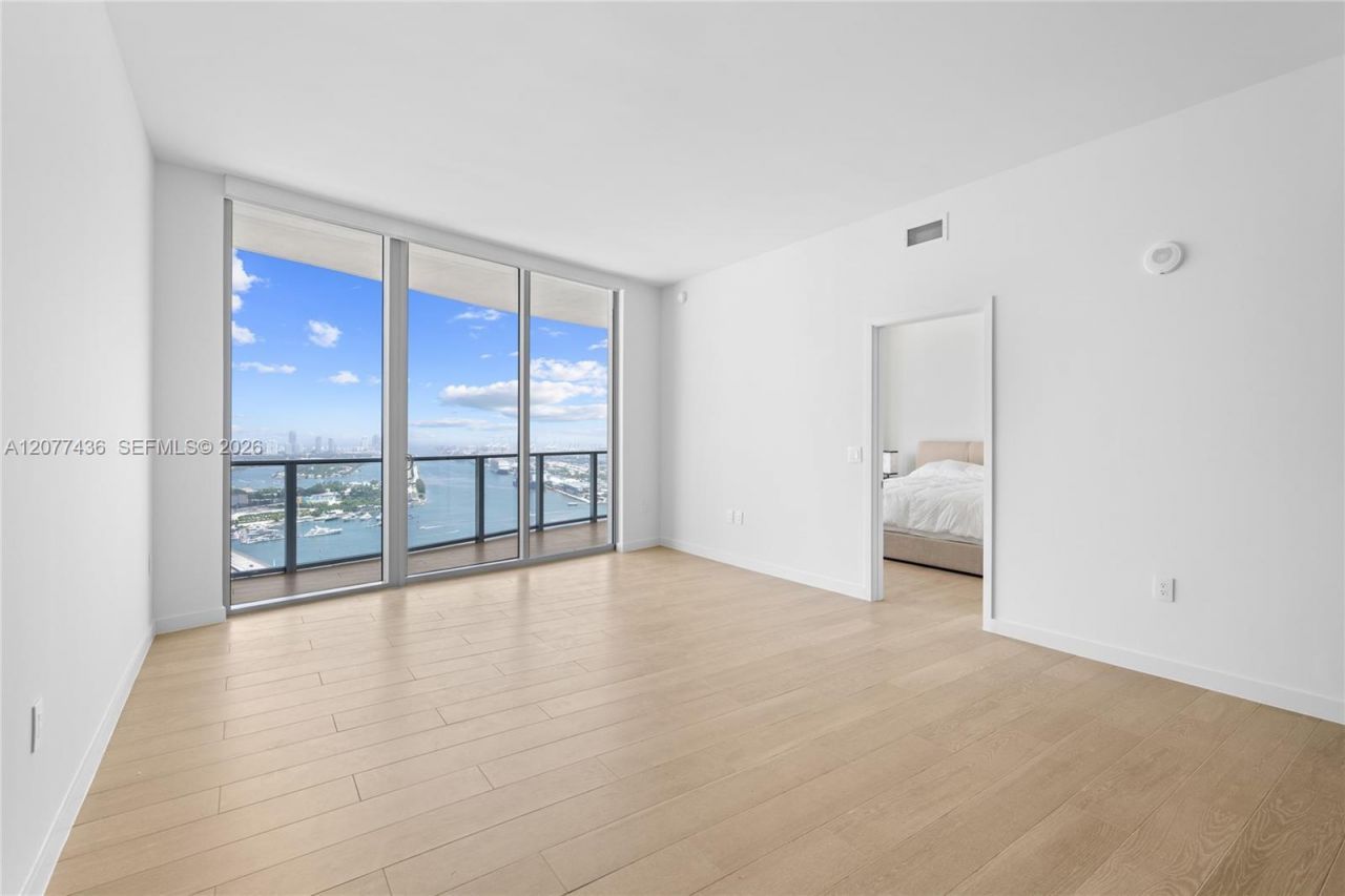 1400 Biscayne Blvd , Unit 4203, Miami, FL 33132 Photo