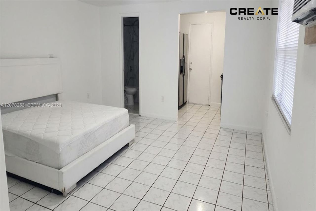 120 NW 18th Ave, Miami, FL 33125 Photo
