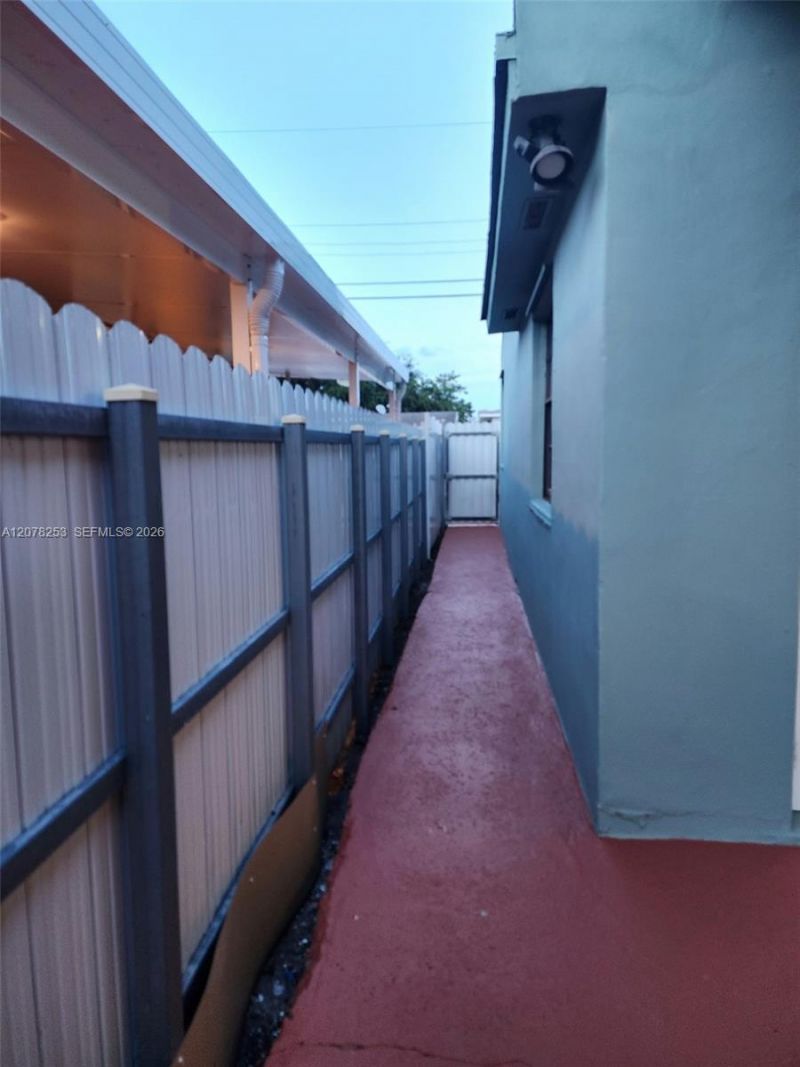 120 NW 18th Ave, Miami, FL 33125 Photo