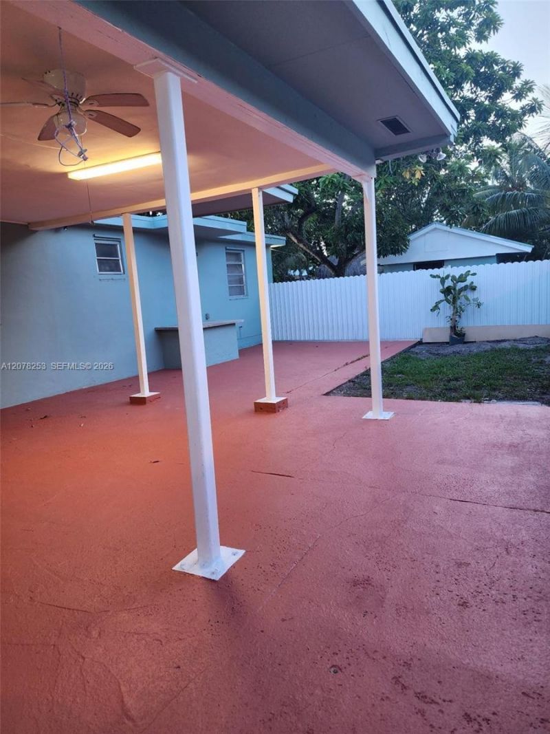 120 NW 18th Ave, Miami, FL 33125 Photo