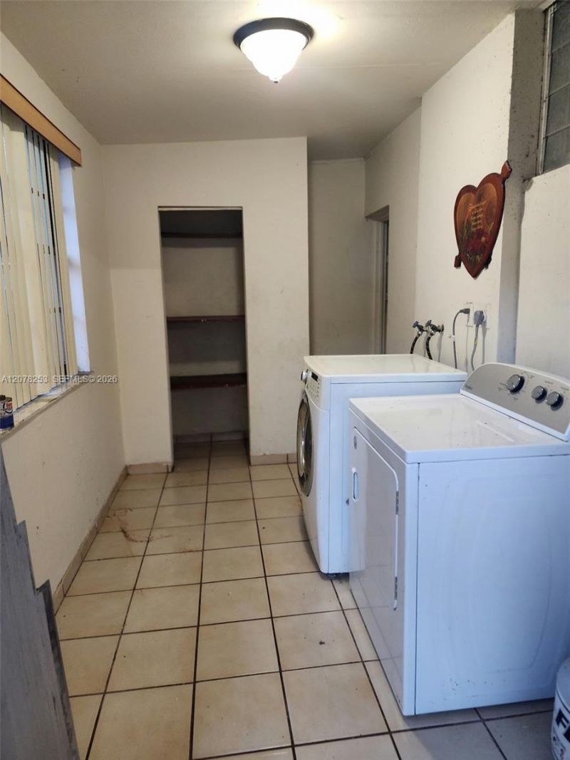 120 NW 18th Ave, Miami, FL 33125 Photo