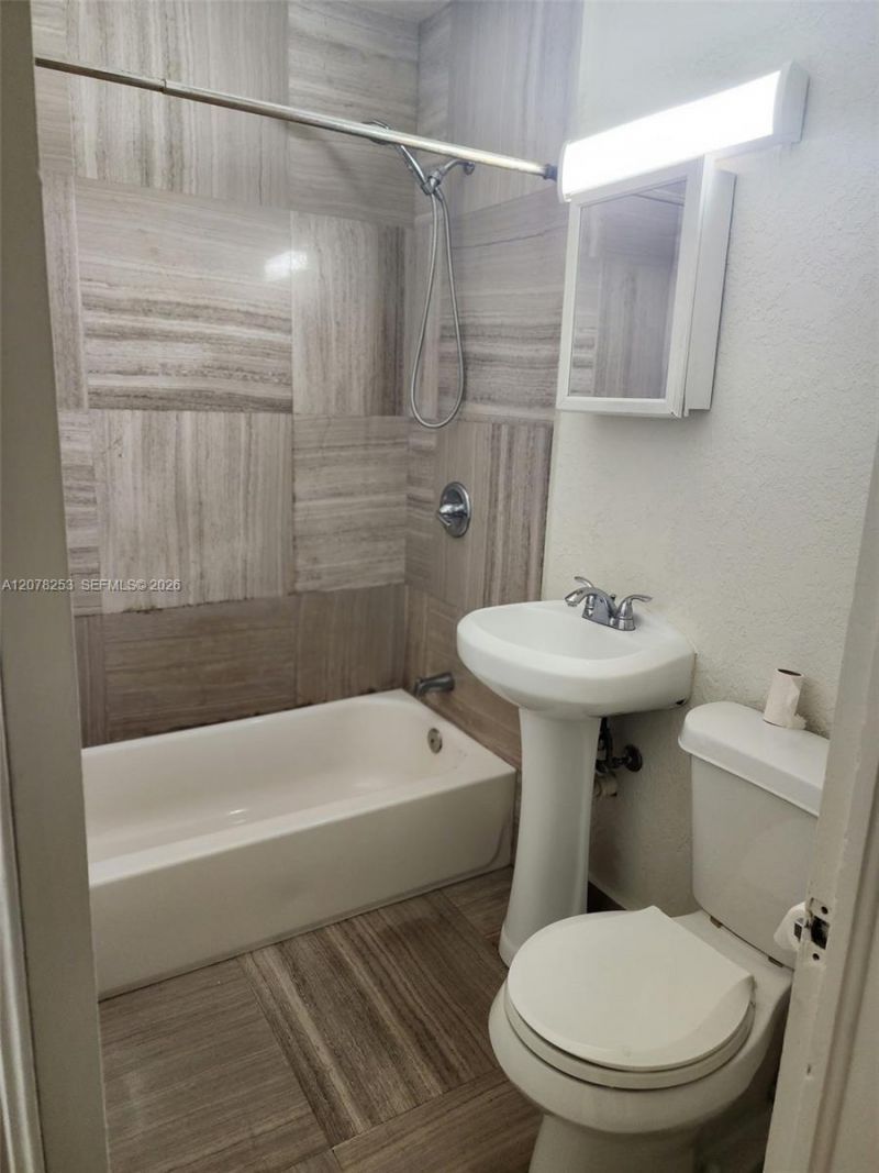 120 NW 18th Ave, Miami, FL 33125 Photo
