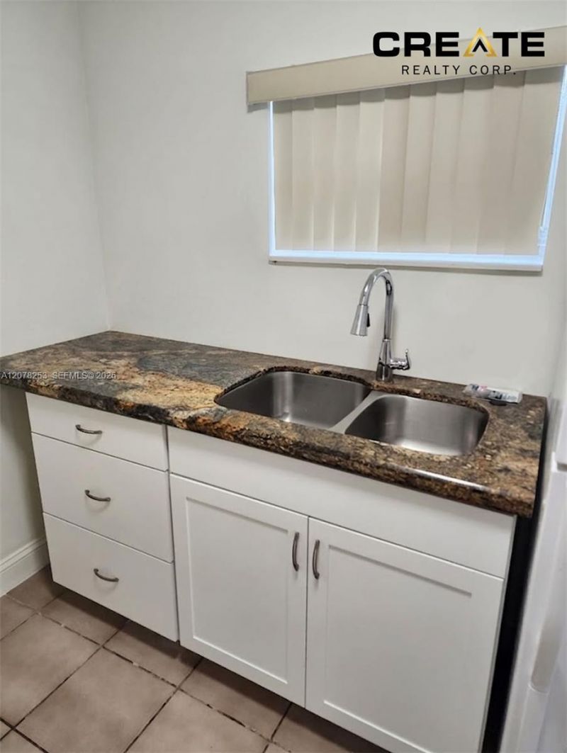 120 NW 18th Ave, Miami, FL 33125 Photo