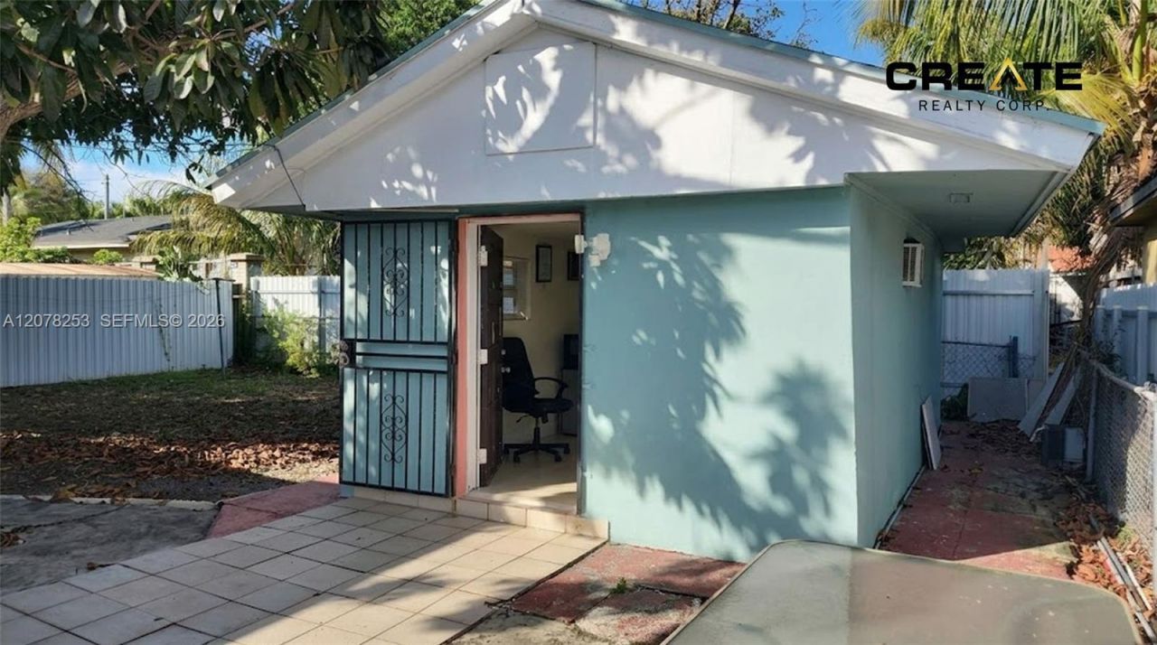 120 NW 18th Ave, Miami, FL 33125 Photo