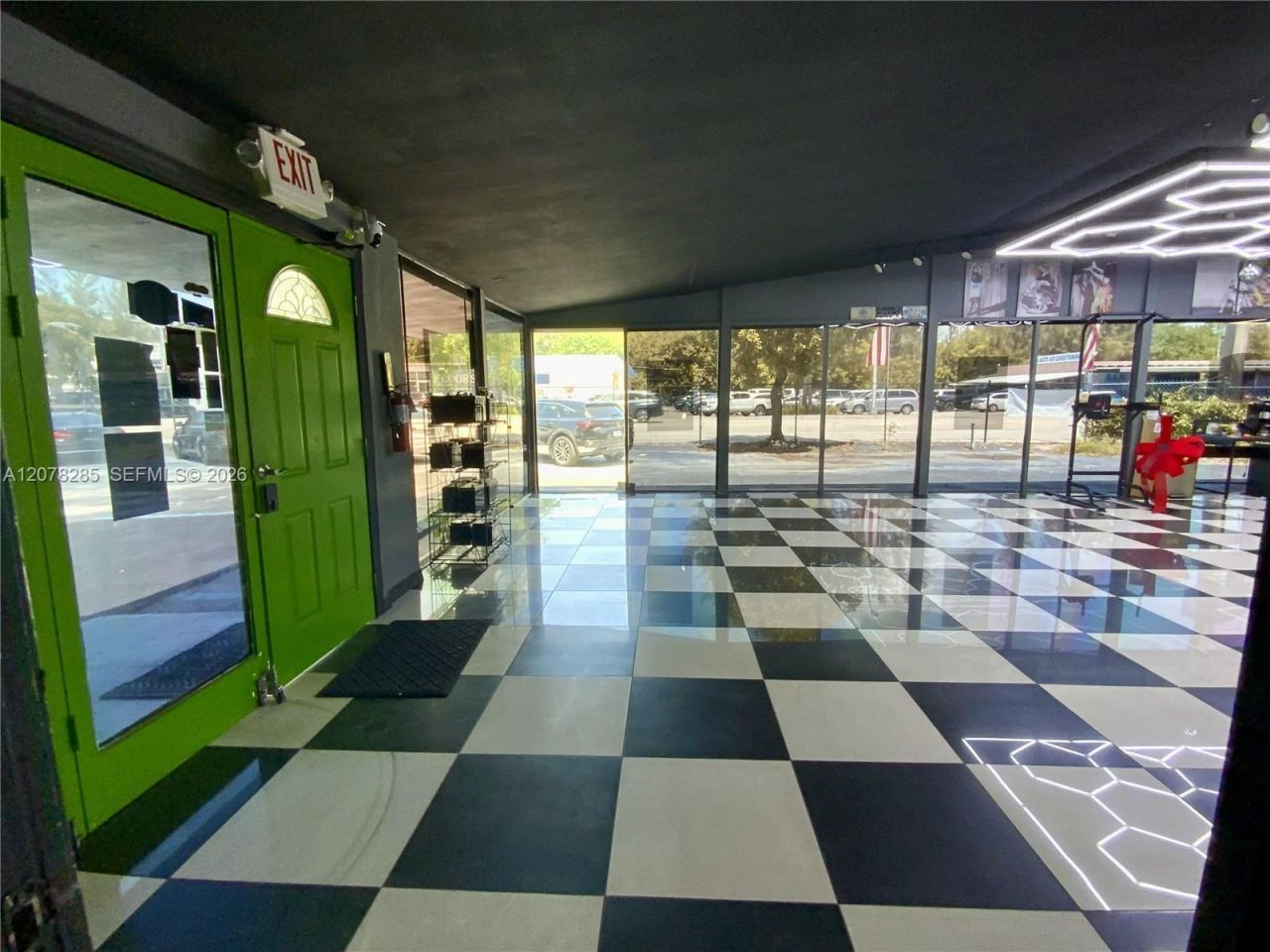 15551 W Dixie Hwy, North Miami Beach, FL 33162 Photo
