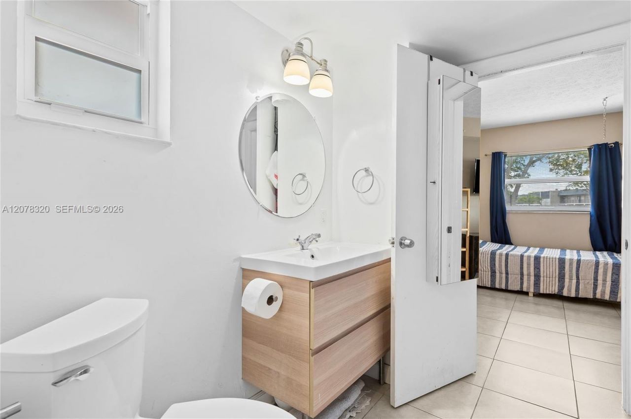 8002 Lagos De Campo Blvd, Unit B-101, Tamarac, FL 33321 Photo