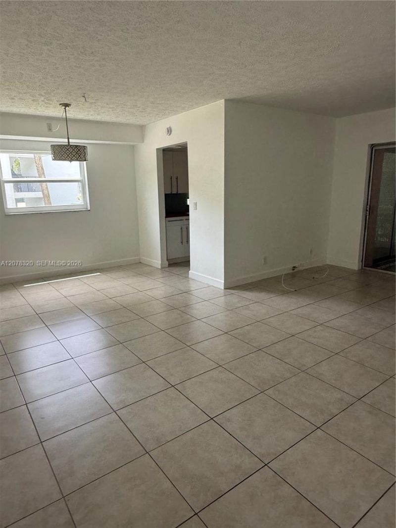 8002 Lagos De Campo Blvd, Unit B-101, Tamarac, FL 33321 Photo