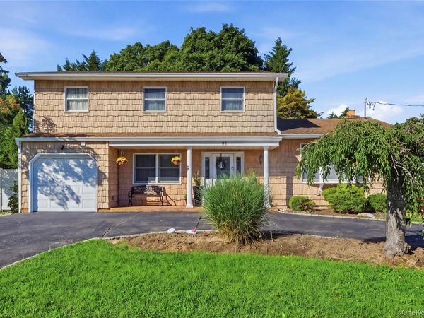 21 Milleridge Drive , Deer Park, NY 11729