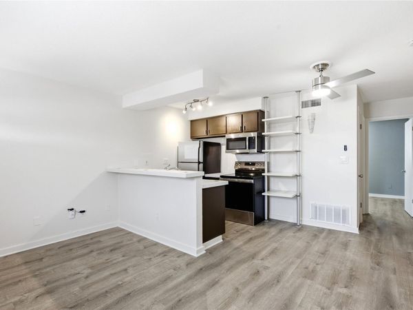 2302 E Side DR, Unit 18, Austin, TX 78704