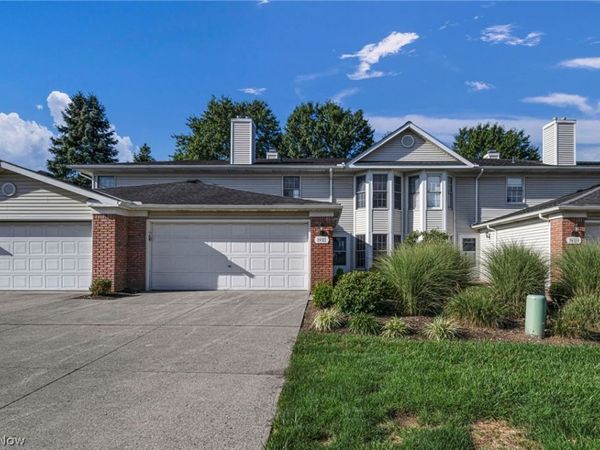 19311 Bradford Court , Strongsville, OH 44149