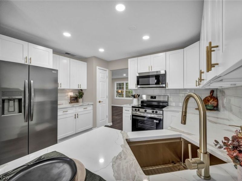19311 Bradford Court, Strongsville, OH 44149 Photo 10