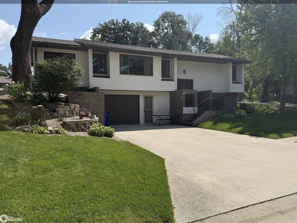 15429 Bayside Avenue, Clear Lake, IA 50428
