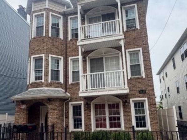 784 Bergen St, Newark, NJ 07108