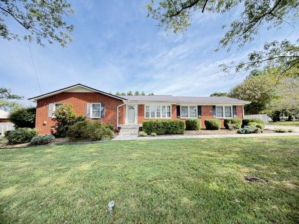 310 Woodland Dr , Decherd, TN 37324