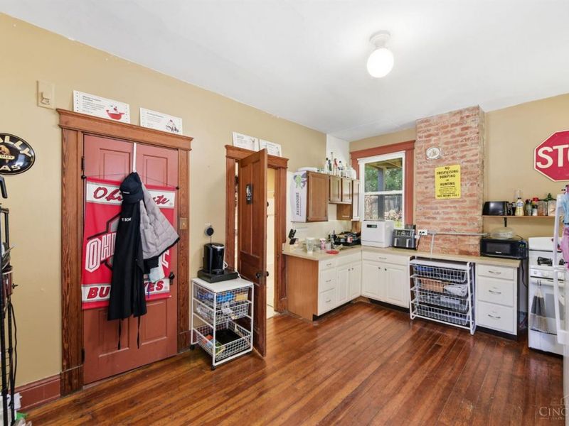 404 Ada Street, Cincinnati, OH 45219 Photo 2