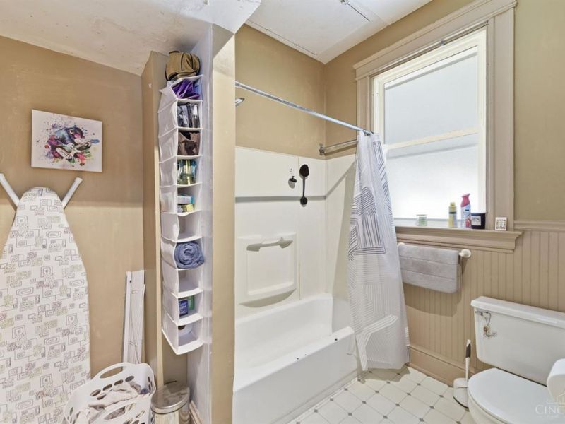 404 Ada Street, Cincinnati, OH 45219 Photo 7