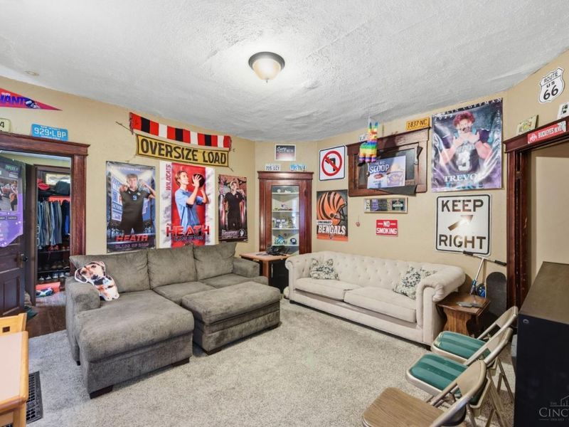404 Ada Street, Cincinnati, OH 45219 Photo 8
