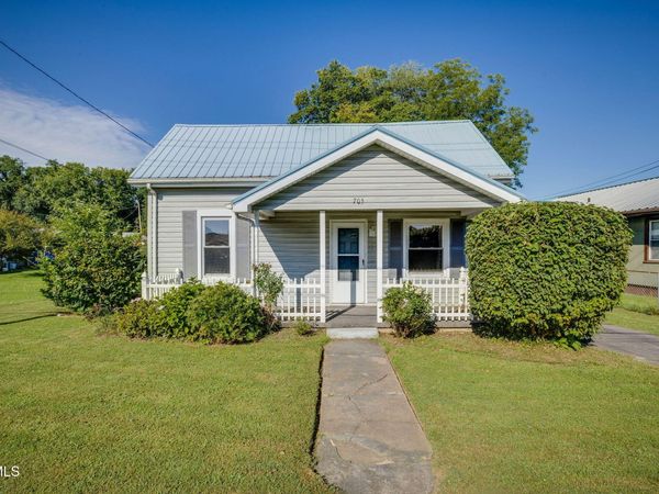 705 North Pine Street, Elizabethton, TN 37643
