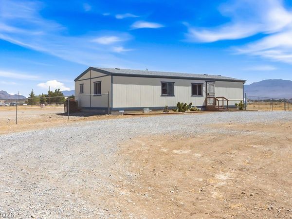 4550 W Horn Road , Pahrump, NV 89048