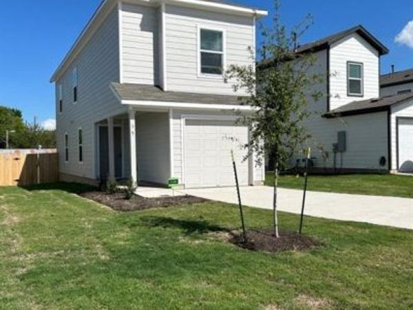 35 Trinity CIR, Lockhart, TX 78644