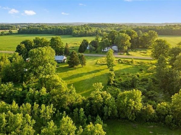 3690 Long Bridge Road, Albion, NY 14411
