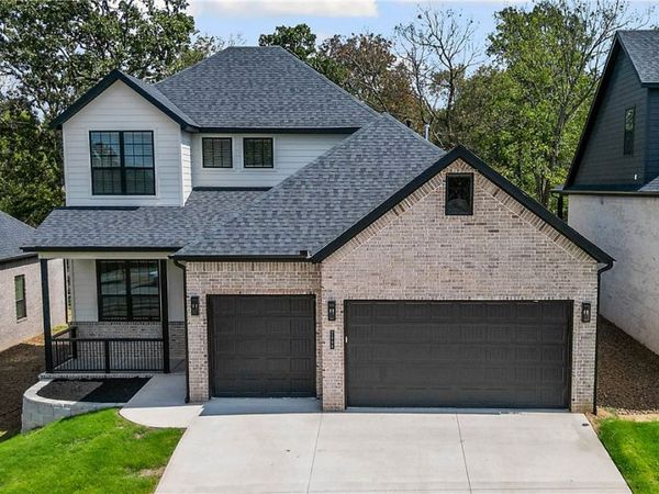 2544 N Crossover Road, Fayetteville, AR 72703