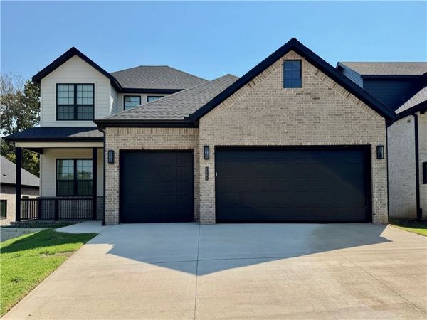 2544 N Crossover Road , Fayetteville, AR 72703
