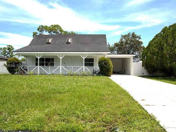 2489 SE Stonecrop St, Port St. Lucie, FL 34984