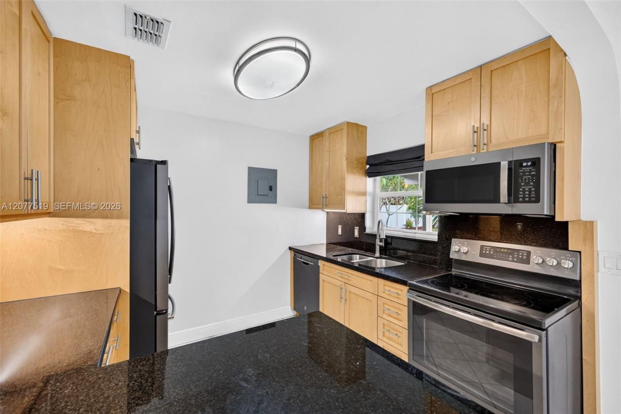 2061 SW 38th Ave, Fort Lauderdale, FL 33312 Photo