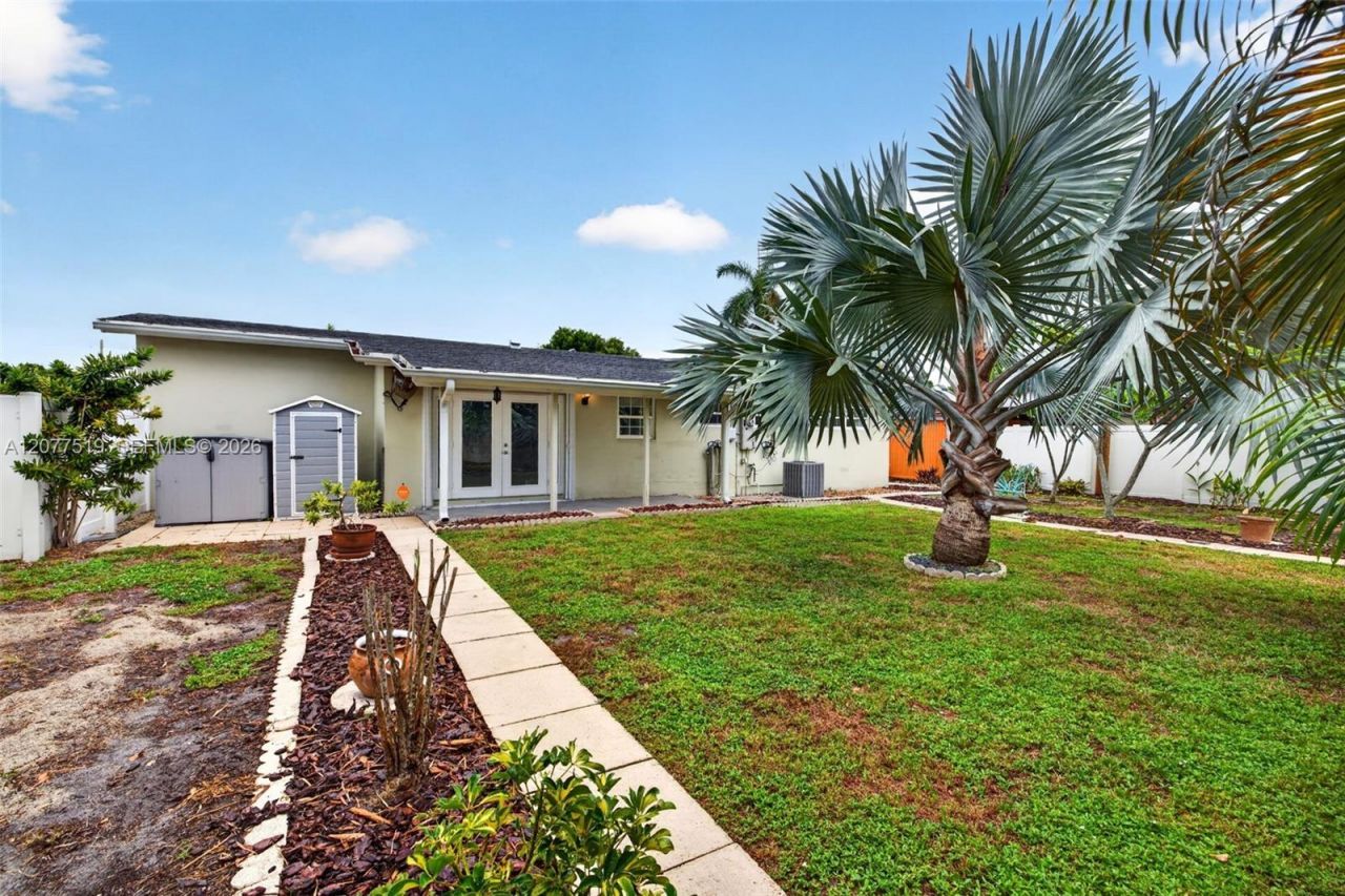 2061 SW 38th Ave, Fort Lauderdale, FL 33312 Photo