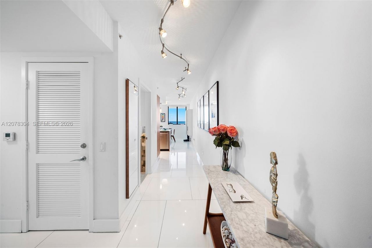 5875 Collins Ave, Unit 1001, Miami Beach, FL 33140 Photo