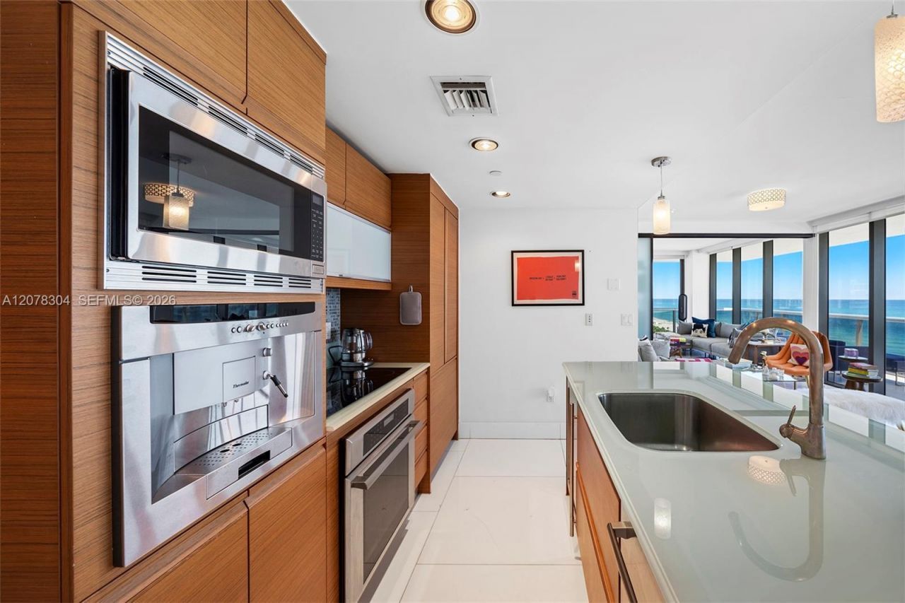 5875 Collins Ave, Unit 1001, Miami Beach, FL 33140 Photo