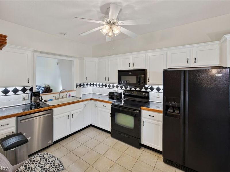 801 Gardenstone Circle, Unit 37A, Tallmadge, OH 44278 Photo 9